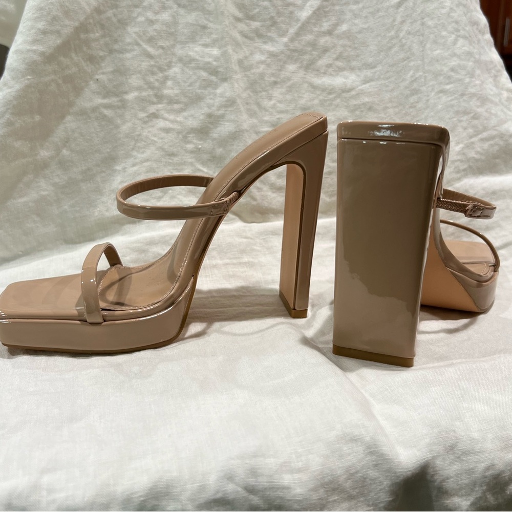 NWOT Summer 5” Strappy Heel Sz 6 - Picture 3 of 5